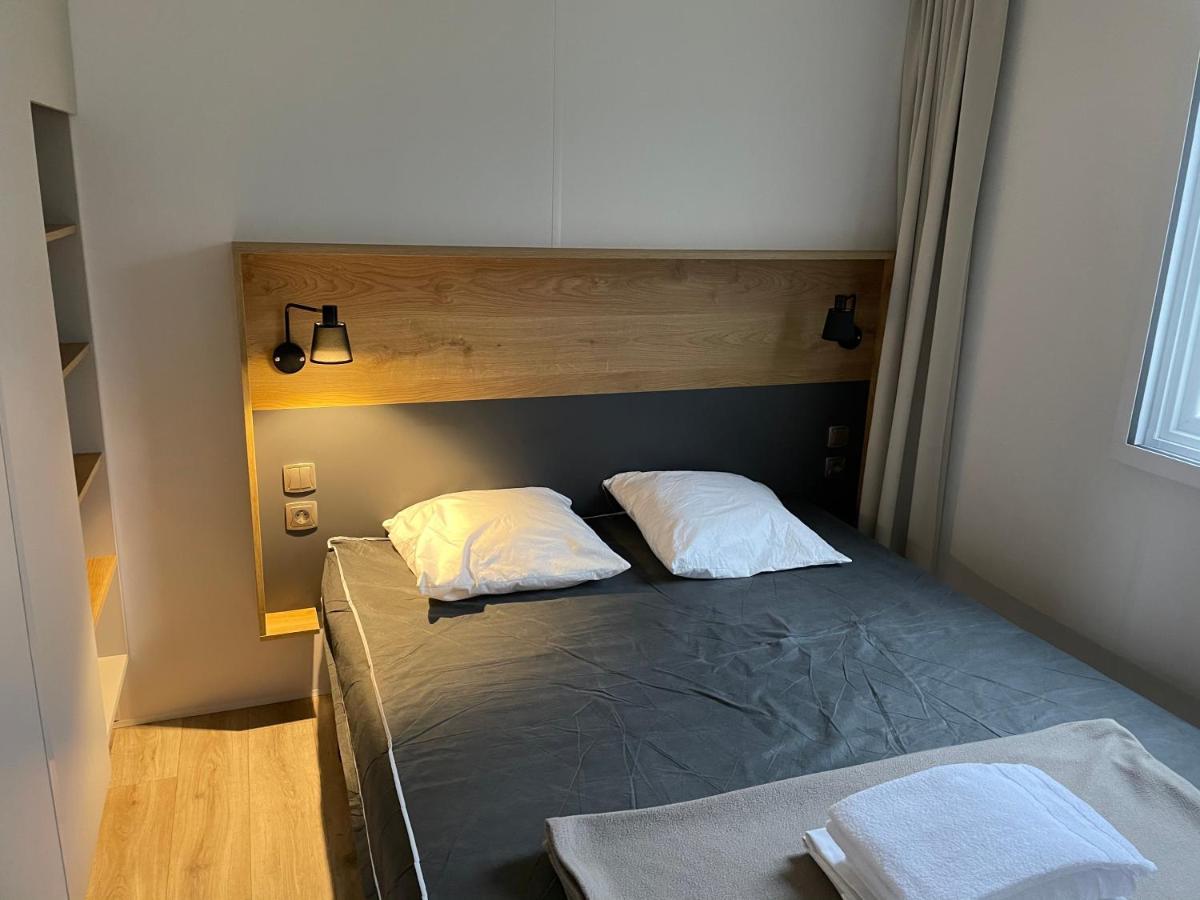 Mobilhome Tout Confort R10 Domaine De Lanniron Quimper Exterior photo